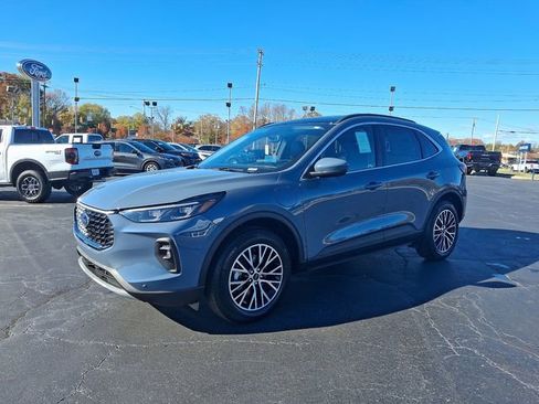 New 2025 Ford Escape SE w/ PHEV Premium Package FWD image 1