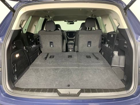Used 2025 Subaru Ascent Premium AWD/4WD image 11