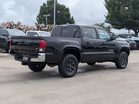 Used 2023 Toyota Tacoma SR5 AWD/4WD image 5