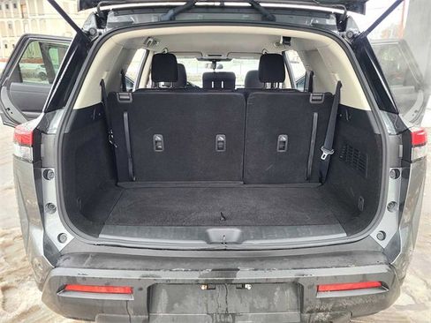 Used 2023 Nissan Pathfinder S image 24