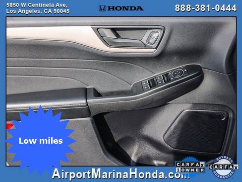 Used 2022 Ford Escape SE image 25