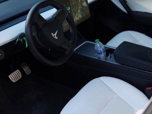 Used 2021 Tesla Model Y Performance AWD/4WD image 2
