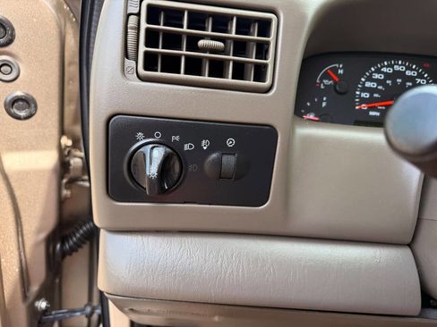 Used 2003 Ford F350 Lariat image 29