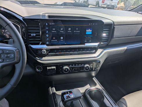 Used 2026 Chevrolet Silverado 1500 ZR2 AWD/4WD image 26
