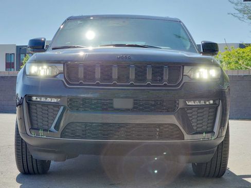 New 2026 Jeep Grand Cherokee Limited w/ Limited Altitude Package AWD/4WD image 4