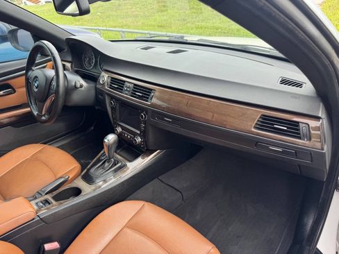 Used 2011 BMW 328i Convertible RWD image 14