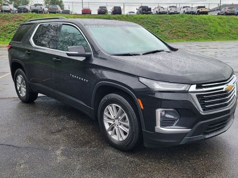 Used 2023 Chevrolet Traverse LT image 16