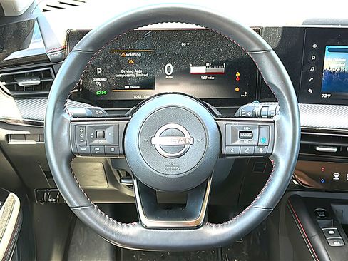 Certified 2025 Nissan Kicks SR FWD image 19