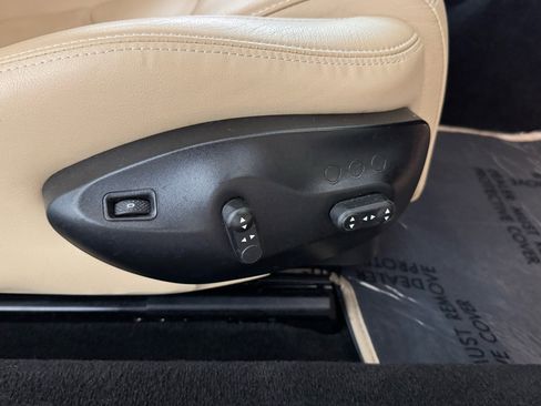 Used 2012 Maserati GranTurismo S image 31