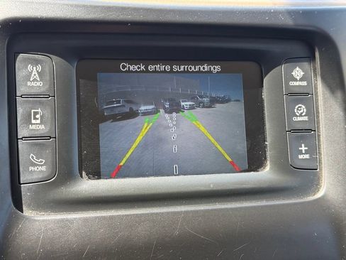 Used 2016 Jeep Cherokee Latitude w/ Comfort & Sound Group FWD image 19
