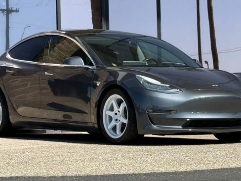 Used 2019 Tesla Model 3 Long Range image 17