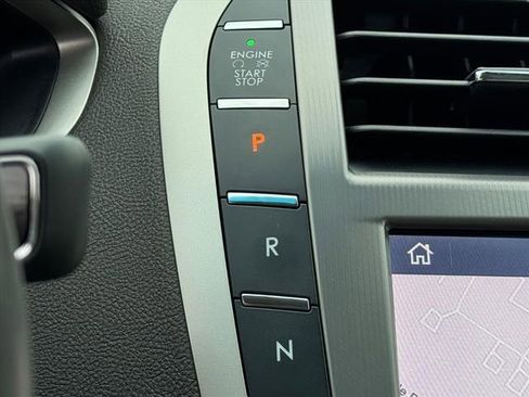 Used 2020 Lincoln MKZ w/ Convenience Package image 18