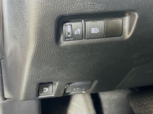 Certified 2022 Toyota RAV4 XLE AWD/4WD image 11