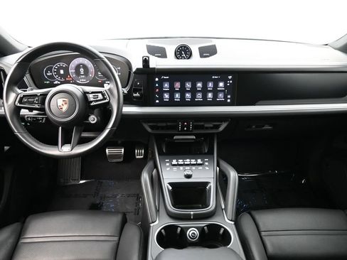 Certified 2025 Porsche Cayenne S AWD/4WD image 6