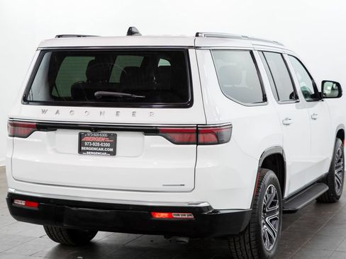 Used 2024 Jeep Wagoneer Series II w/ Flexible Seating Group RWD image 13