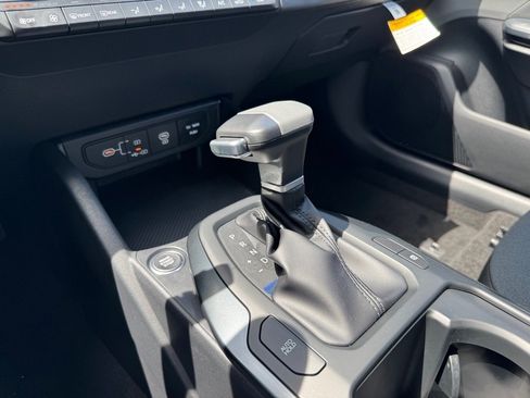 New 2025 Kia K4 LXS image 16