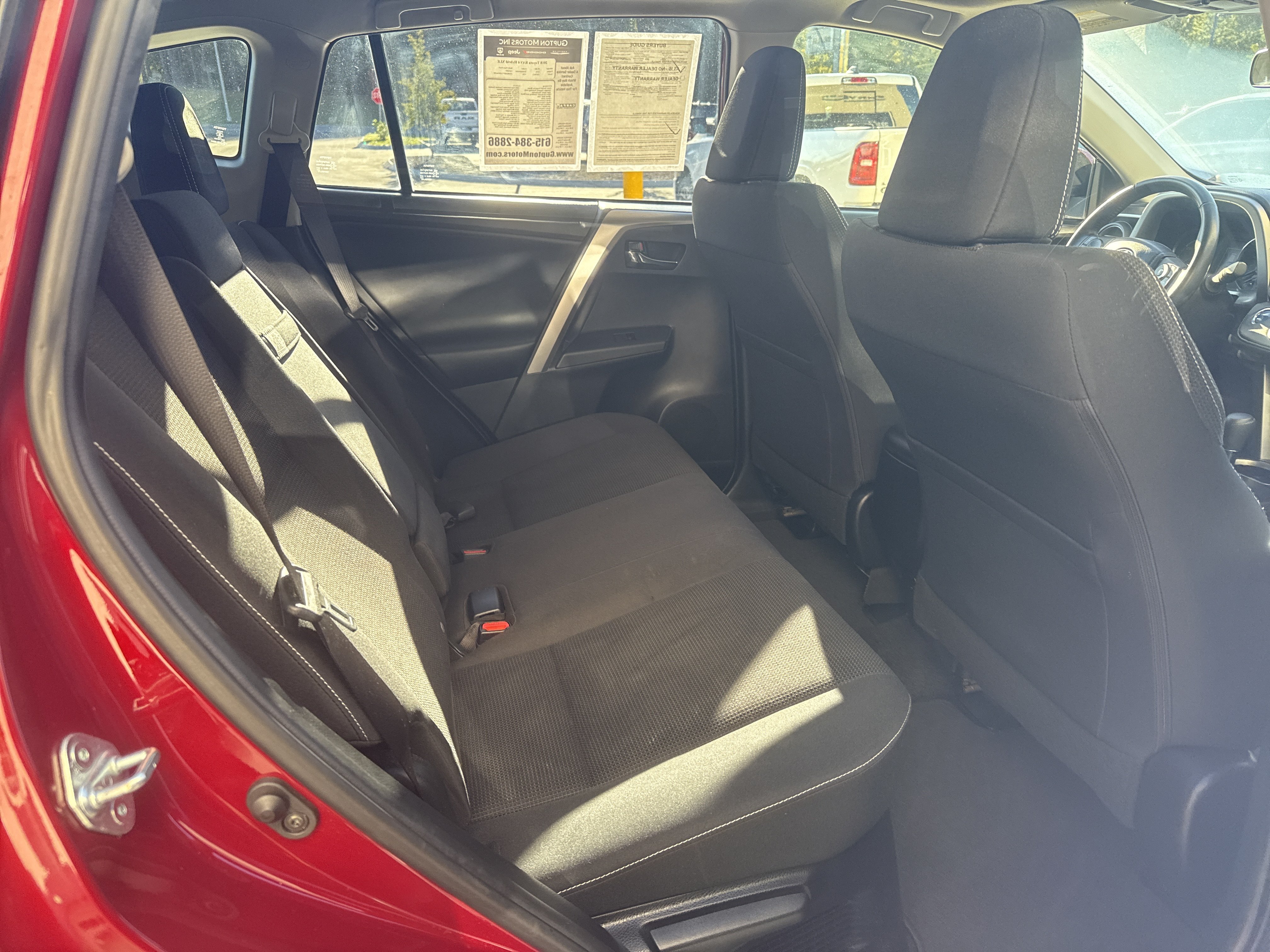 Used 2018 Toyota RAV4 XLE w/ Carpet Mat Package AWD/4WD image 15