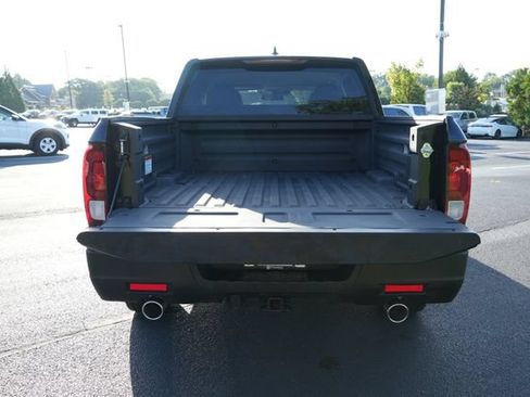 Used 2025 Honda Ridgeline Sport image 11