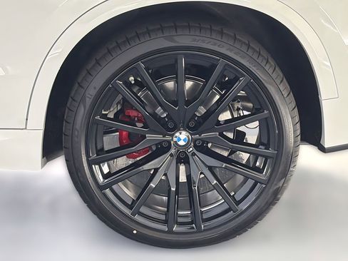 New 2026 BMW X5 xDrive40i w/ M Sport Package image 11