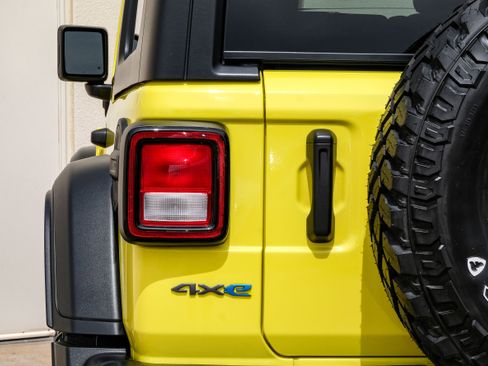 Used 2023 Jeep Wrangler Unlimited image 45