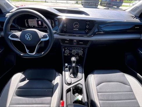 Used 2022 Volkswagen Taos SEL AWD/4WD image 18