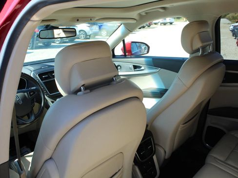 Used 2016 Lincoln MKX Reserve w/ Technology Package image 19