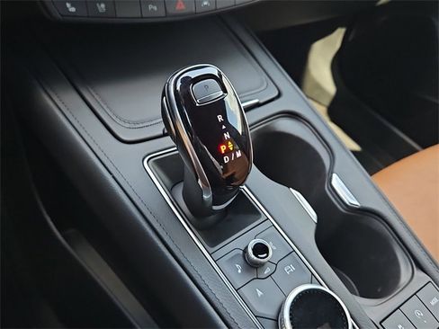 Used 2025 Cadillac XT4 Sport image 27