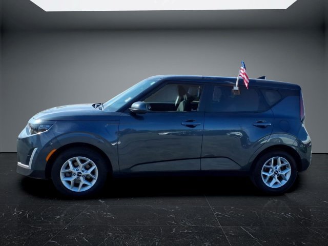Used 2025 Kia Soul LX w/ LX Technology Package FWD image 6