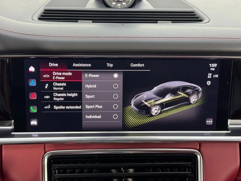 Used 2022 Porsche Panamera 4 w/ Premium Package image 30