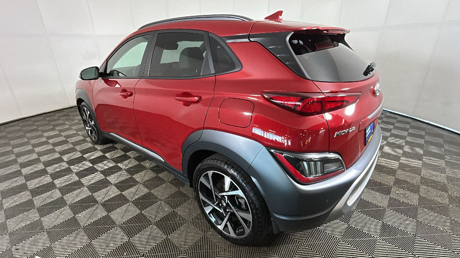 Certified 2022 Hyundai Kona Limited w/ Cargo Package AWD/4WD image 5