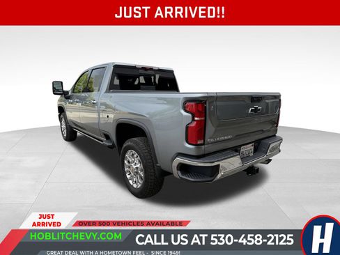 Used 2025 Chevrolet Silverado 2500 LTZ w/ LTZ Premium Package AWD/4WD image 3