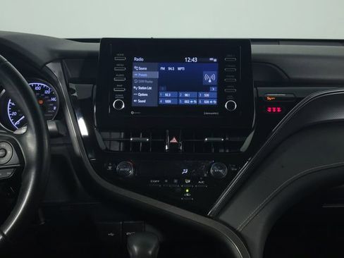 Used 2023 Toyota Camry SE image 19