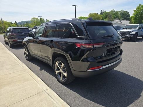 Used 2023 Jeep Grand Cherokee 4WD 4xe image 4