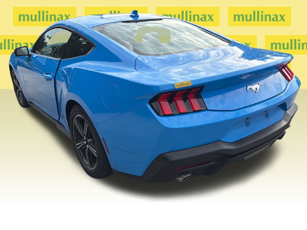 Used 2025 Ford Mustang Coupe RWD image 9
