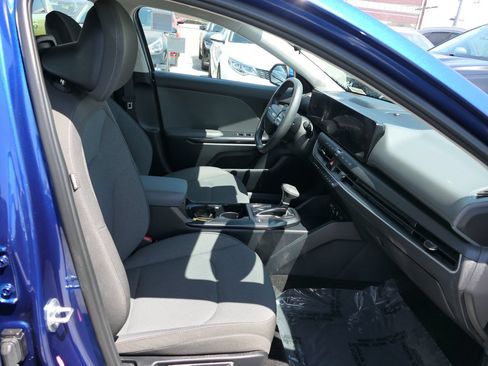 Certified 2025 Kia K4 FWD image 26