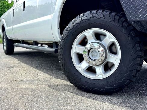 Used 2015 Ford F250 XLT w/ XLT Value Package AWD/4WD image 3