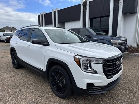 Used 2022 GMC Terrain SLE w/ Elevation Edition image 4