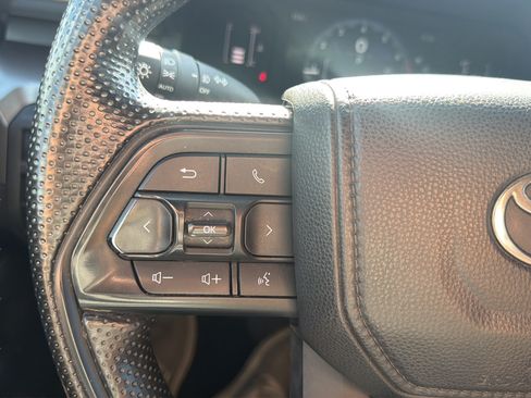 Used 2025 Toyota Tacoma SR5 RWD image 19