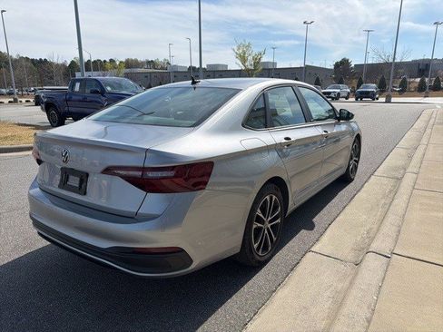 Used 2024 Volkswagen Jetta Sport image 5