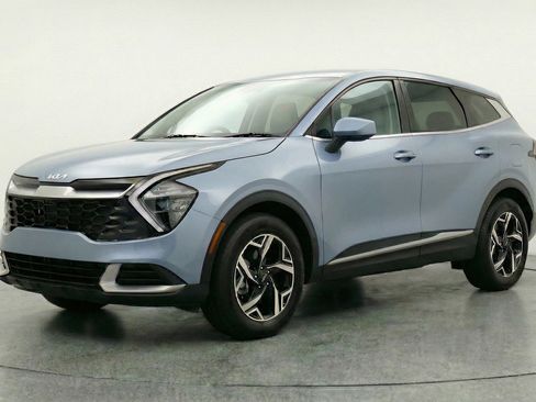 Used 2025 Kia Sportage LX FWD image 3