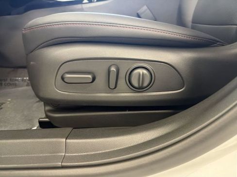 New 2026 Chevrolet Trax RS w/ Sunroof Package image 23