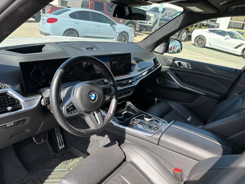 Used 2023 BMW X7 M60i AWD/4WD image 6