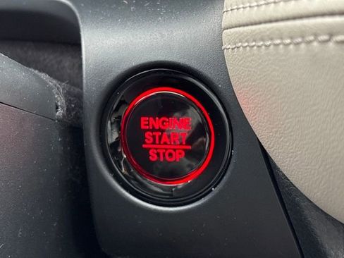 Used 2023 Honda HR-V LX image 19