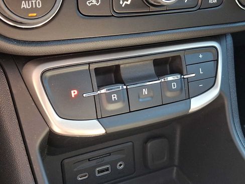 Used 2024 GMC Terrain Denali w/ Denali Premium Package AWD/4WD image 18