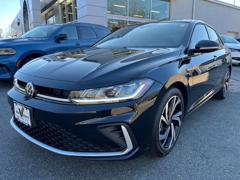 Certified 2025 Volkswagen Jetta SEL image 1