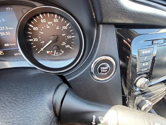 Used 2019 Nissan Rogue SV AWD/4WD image 16