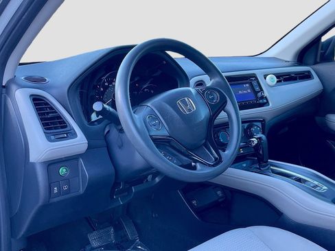 Used 2022 Honda HR-V LX image 9