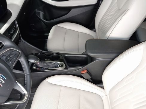 Used 2024 Buick Encore GX Avenir w/ Avenir Convenience Package FWD image 17