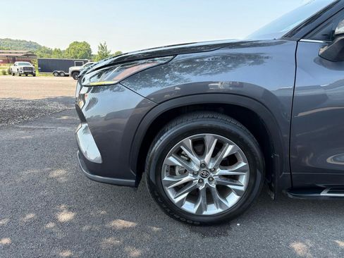 Used 2021 Toyota Highlander Limited FWD image 37