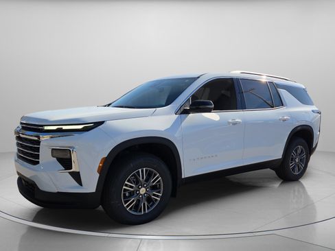 New 2026 Chevrolet Traverse LT image 2